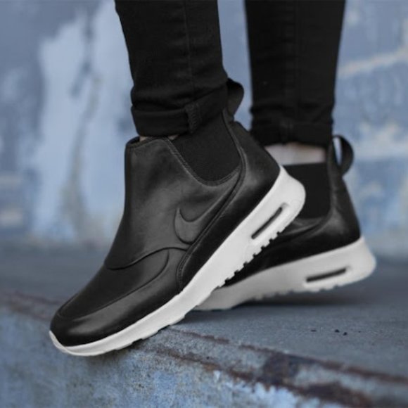Nike Nike Women's Black Air Max Thea Mid Shoe . - Picture 2 of 16